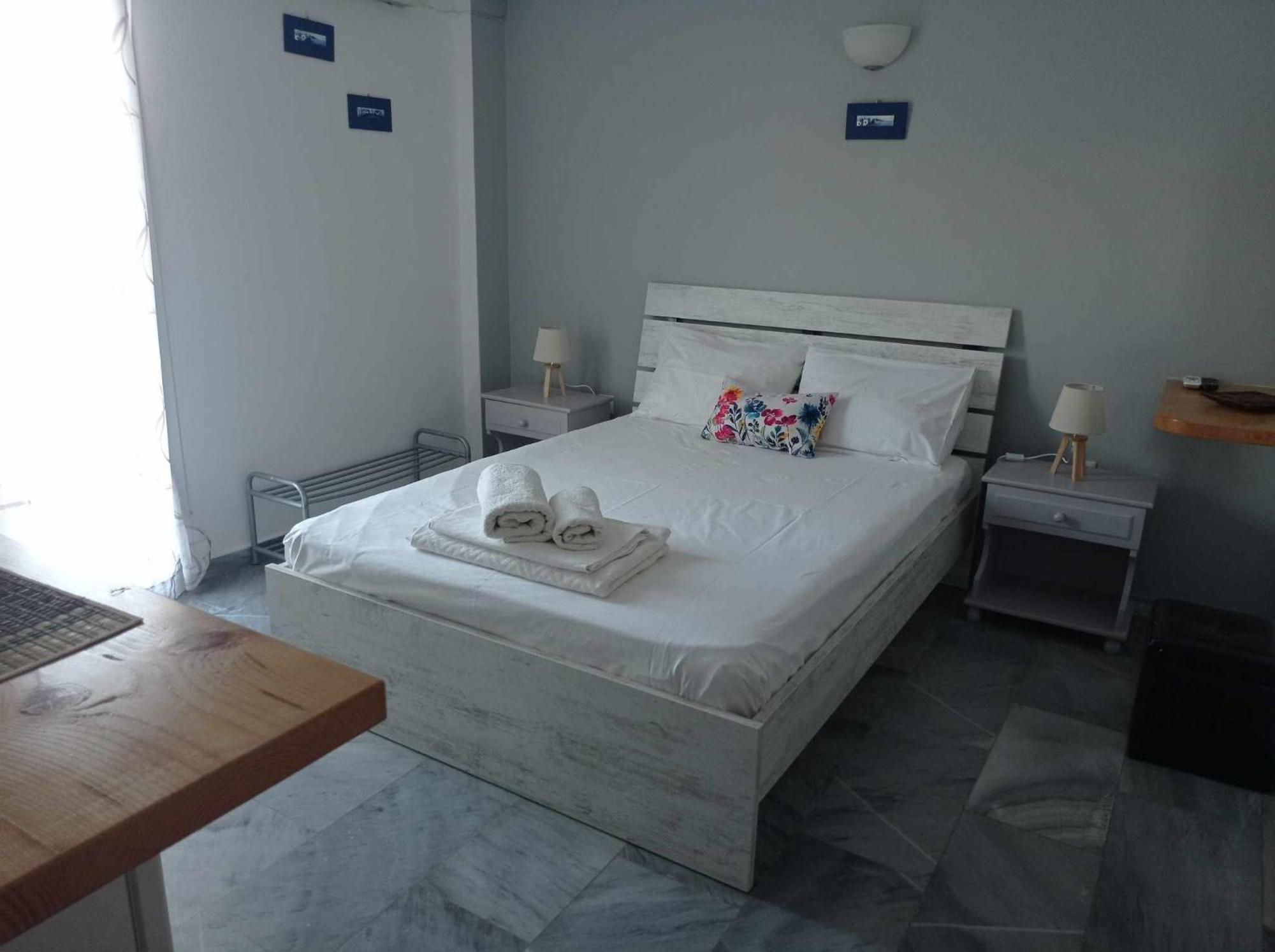 Kantouni Guest House By The Sea Батси Экстерьер фото
