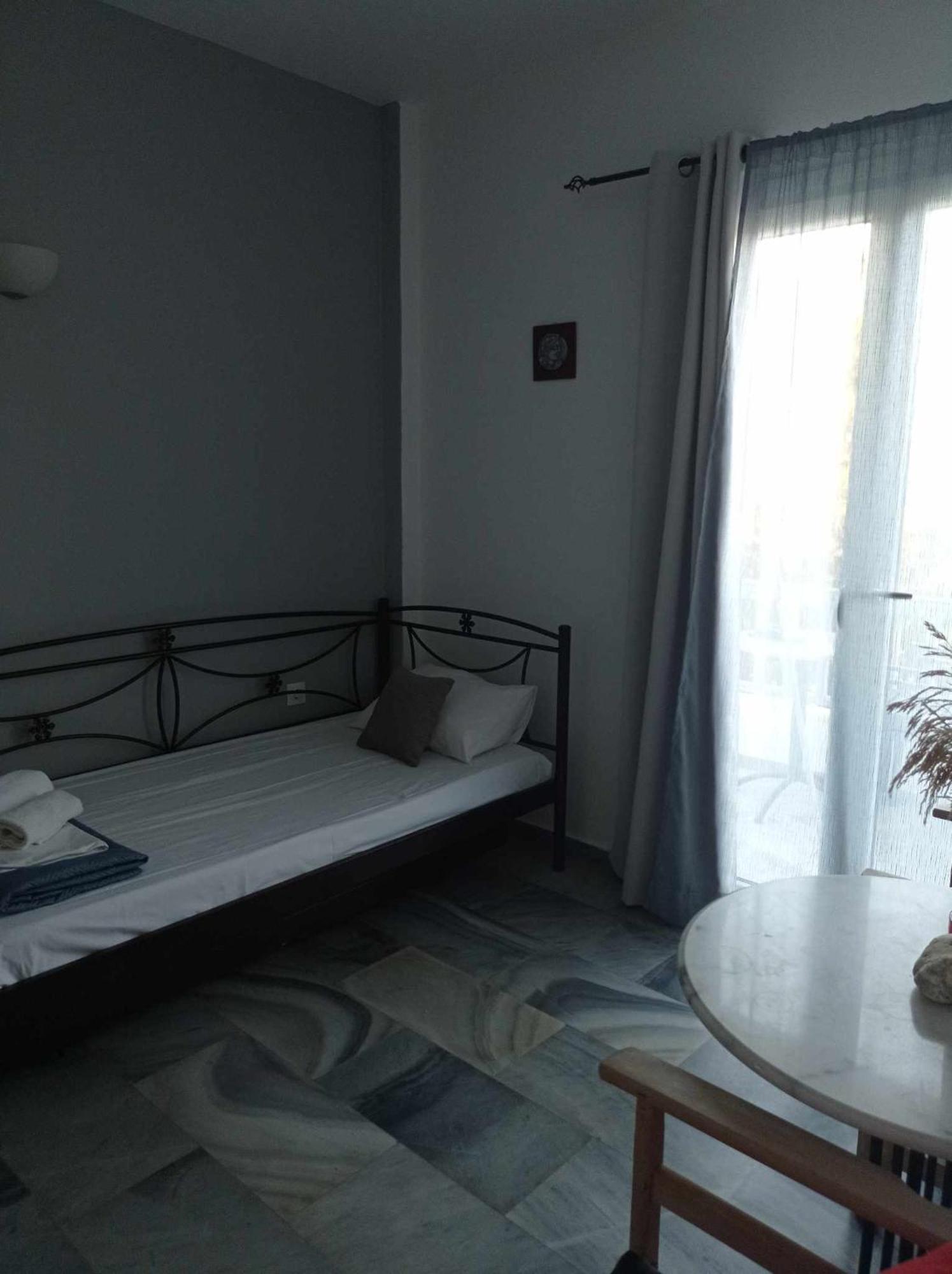 Kantouni Guest House By The Sea Батси Экстерьер фото
