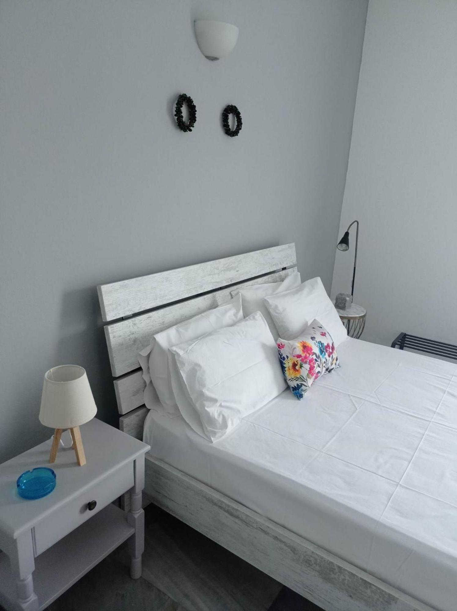 Kantouni Guest House By The Sea Батси Номер фото