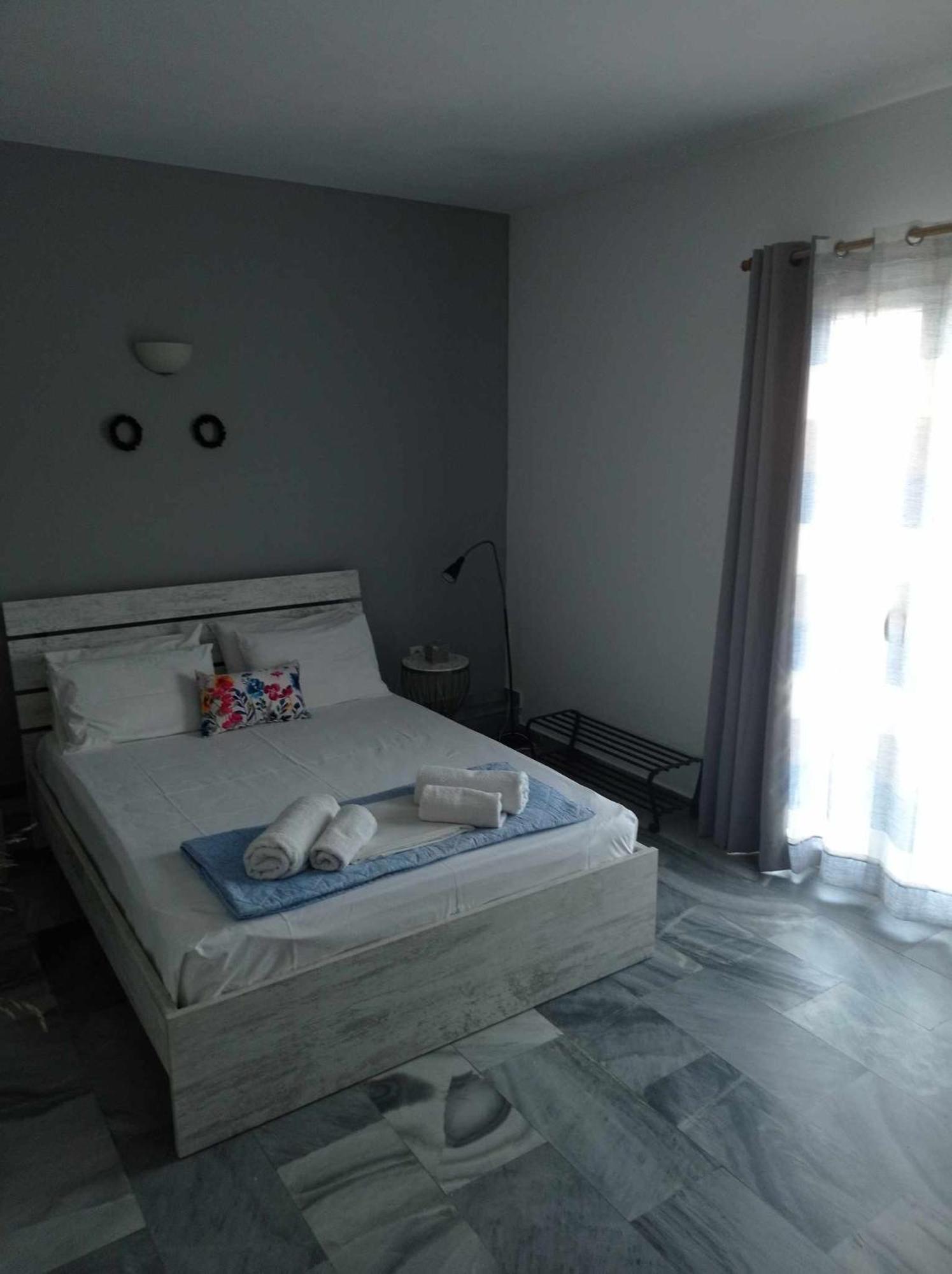 Kantouni Guest House By The Sea Батси Экстерьер фото
